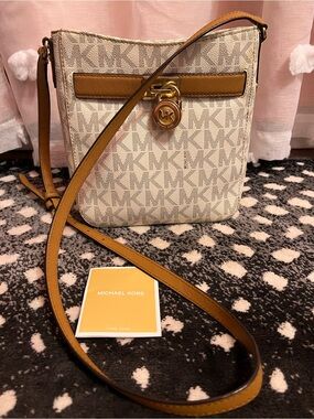 Michael Kors Hamilton Signature Logo Crossbody Bag in Vanilla/Acorn
